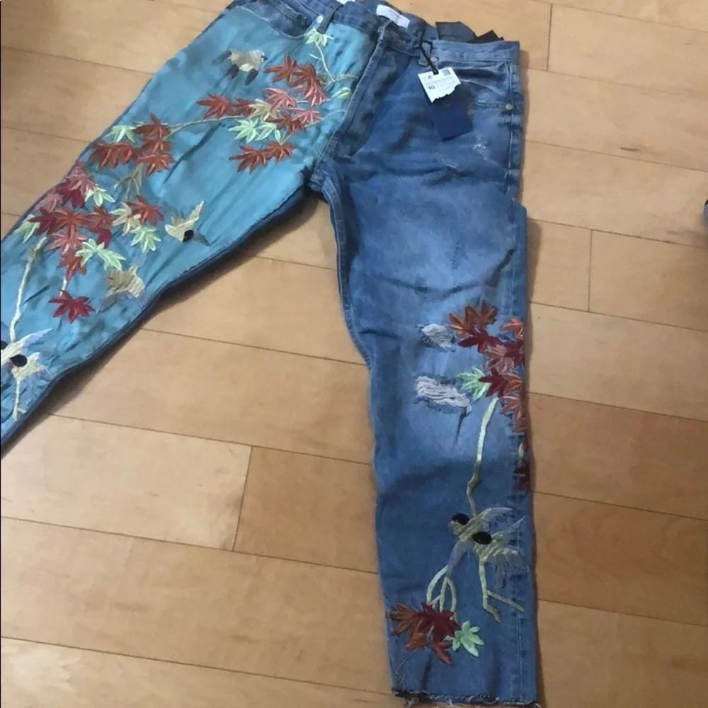 Zara Blue Straight Leg Jeans with Red Floral Design - Picture 4 of 8